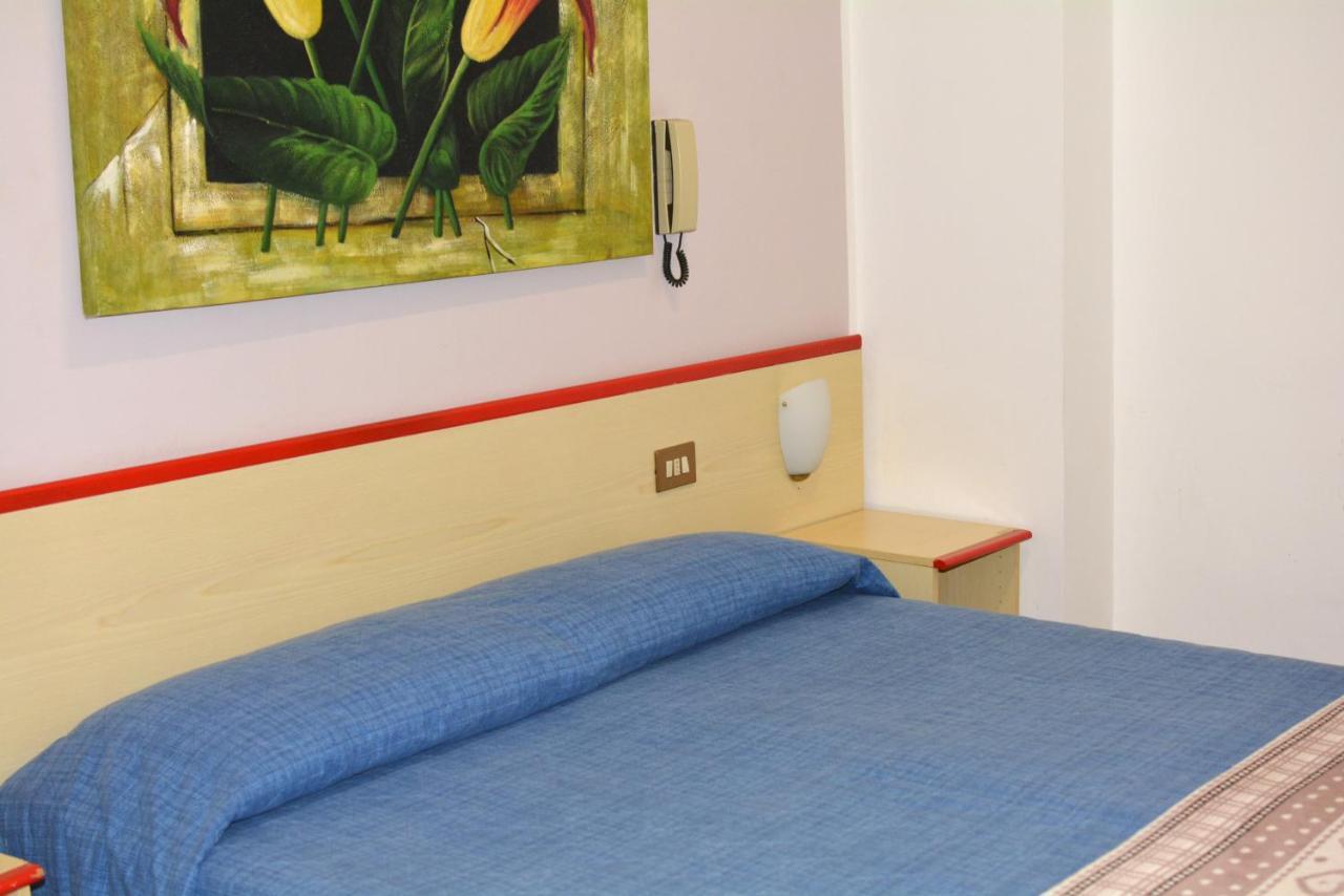 Hotel La Madunina Varazze Ngoại thất bức ảnh